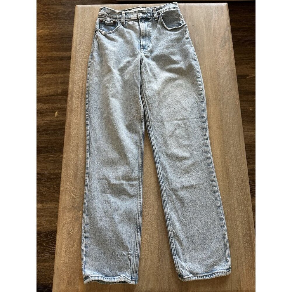 Abercrombie Curve Love The 90s Straight Ultra High Rise Light Wash Size 27